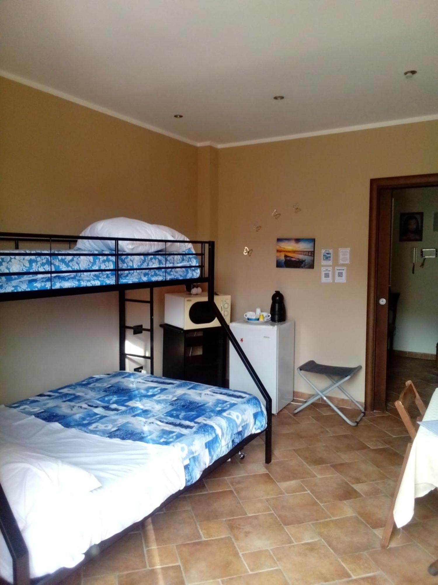Casa Alice Hotel Isola delle Femmine Bagian luar foto