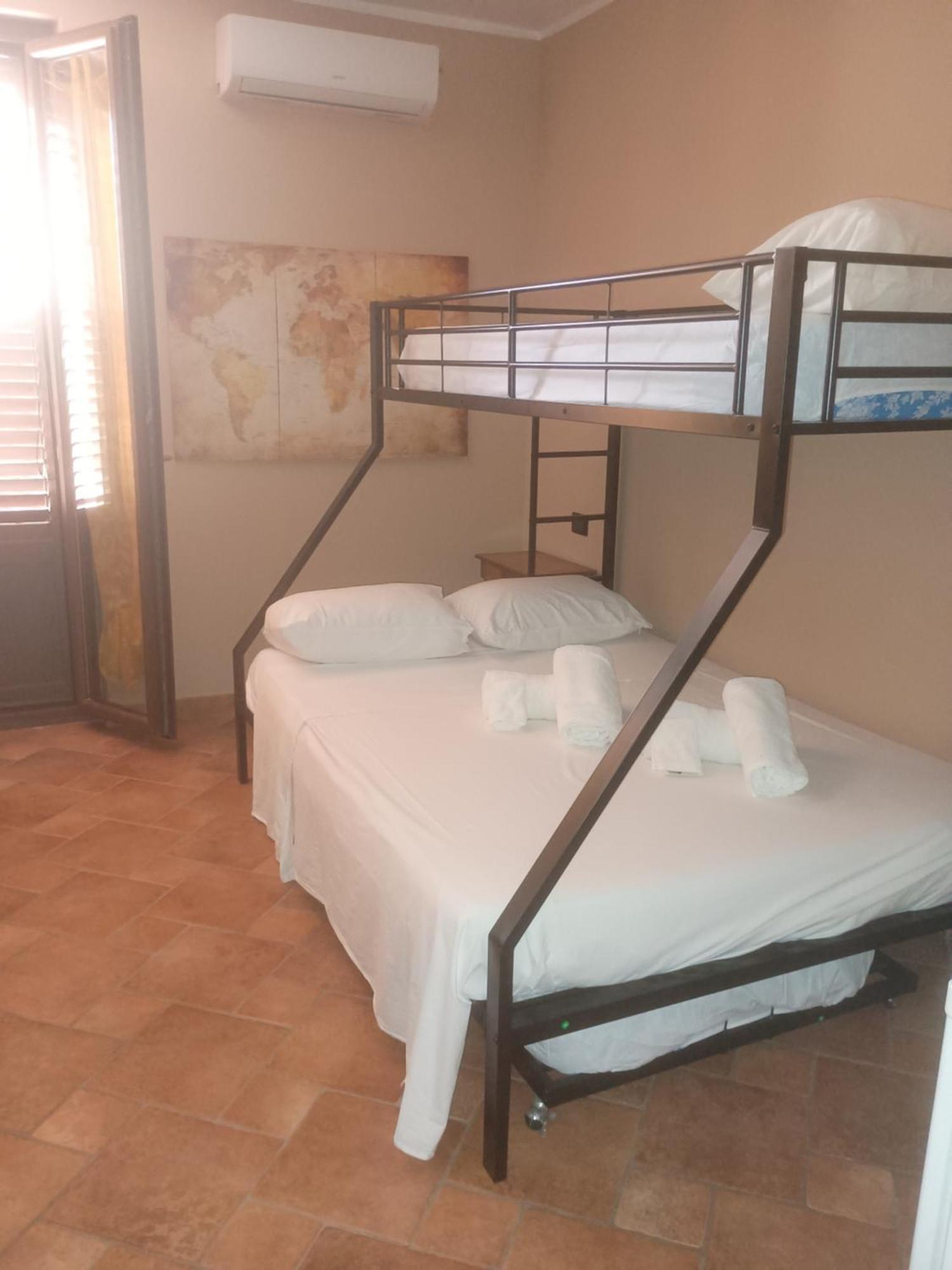 Casa Alice Hotel Isola delle Femmine Bagian luar foto